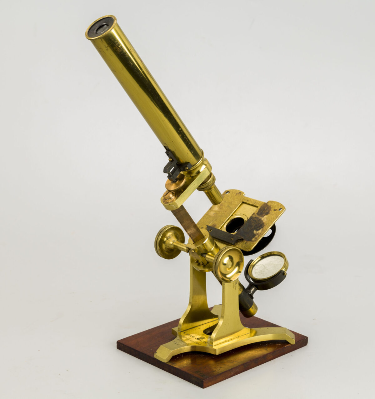 Historical milestones of microscopy - Colección de Microscopios